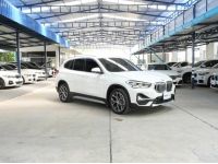BMW X1 sDrive 20d xLine  ดีเชล ปี 2022 สีขาว รูปที่ 2